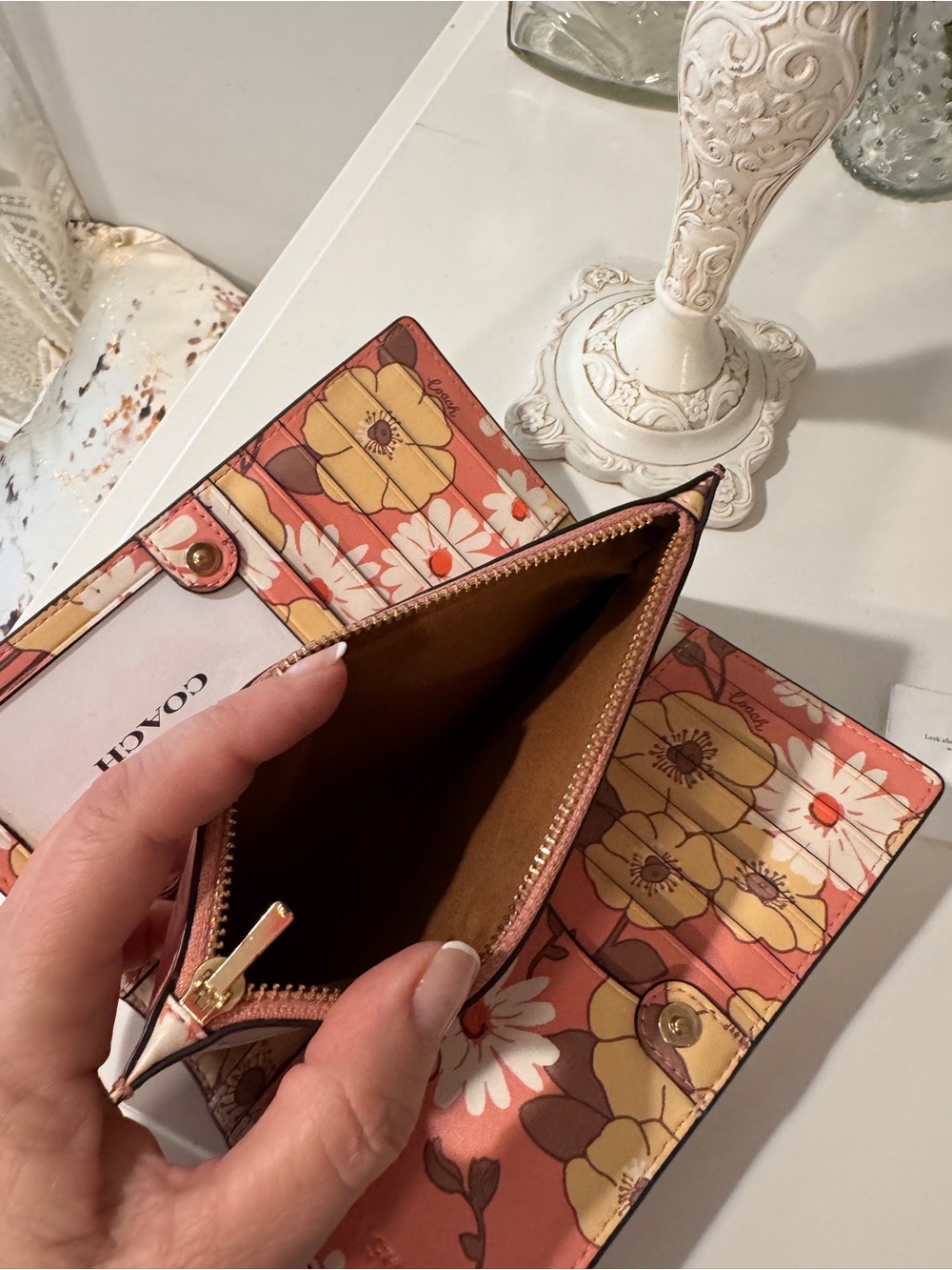 Coach Pebbled Leather Wallet in Soft Cream with Gold Logo - Picture 8 of 15